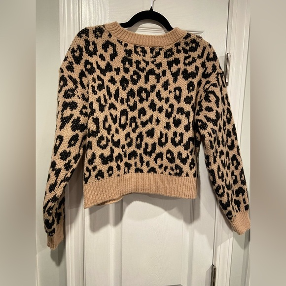 NWT No Boundaries Size L Leopard Print Long Sleeve Crew Neck Soft Comfy Sweater - Picture 8 of 12